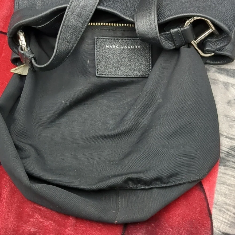 Marc Jacobs black pebble